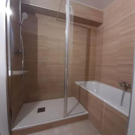 Location Vue Du Samedi Au Samedi, Clim, Parking, Piscine, * كولِيورْ