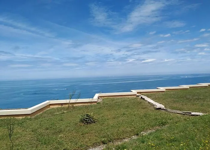 Location Vue Du Samedi Au Samedi, Clim, Parking, Piscine,